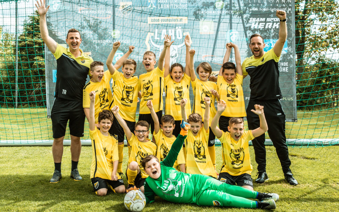 Laßnitzhöhe U10 Kinderfußball Mannschaft 2019 Jubelnd